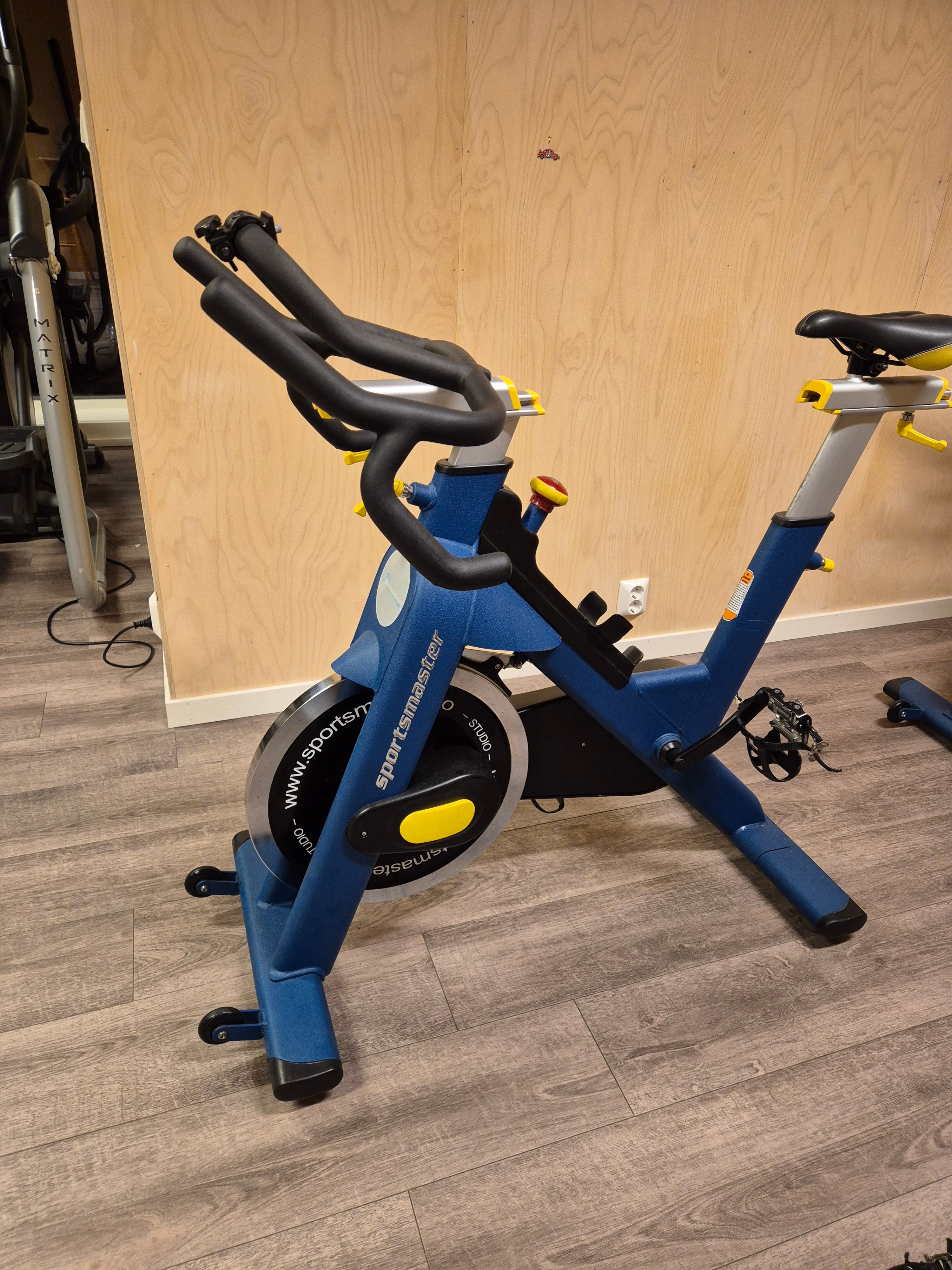 Vi selger spinningsykler!
